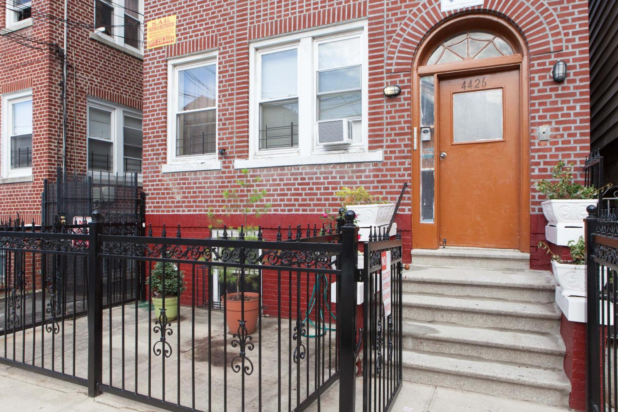 Studio, One And Two Bedroom Apartments - Bronx New York Ngoại thất bức ảnh