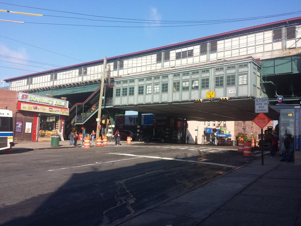 Studio, One And Two Bedroom Apartments - Bronx New York Ngoại thất bức ảnh